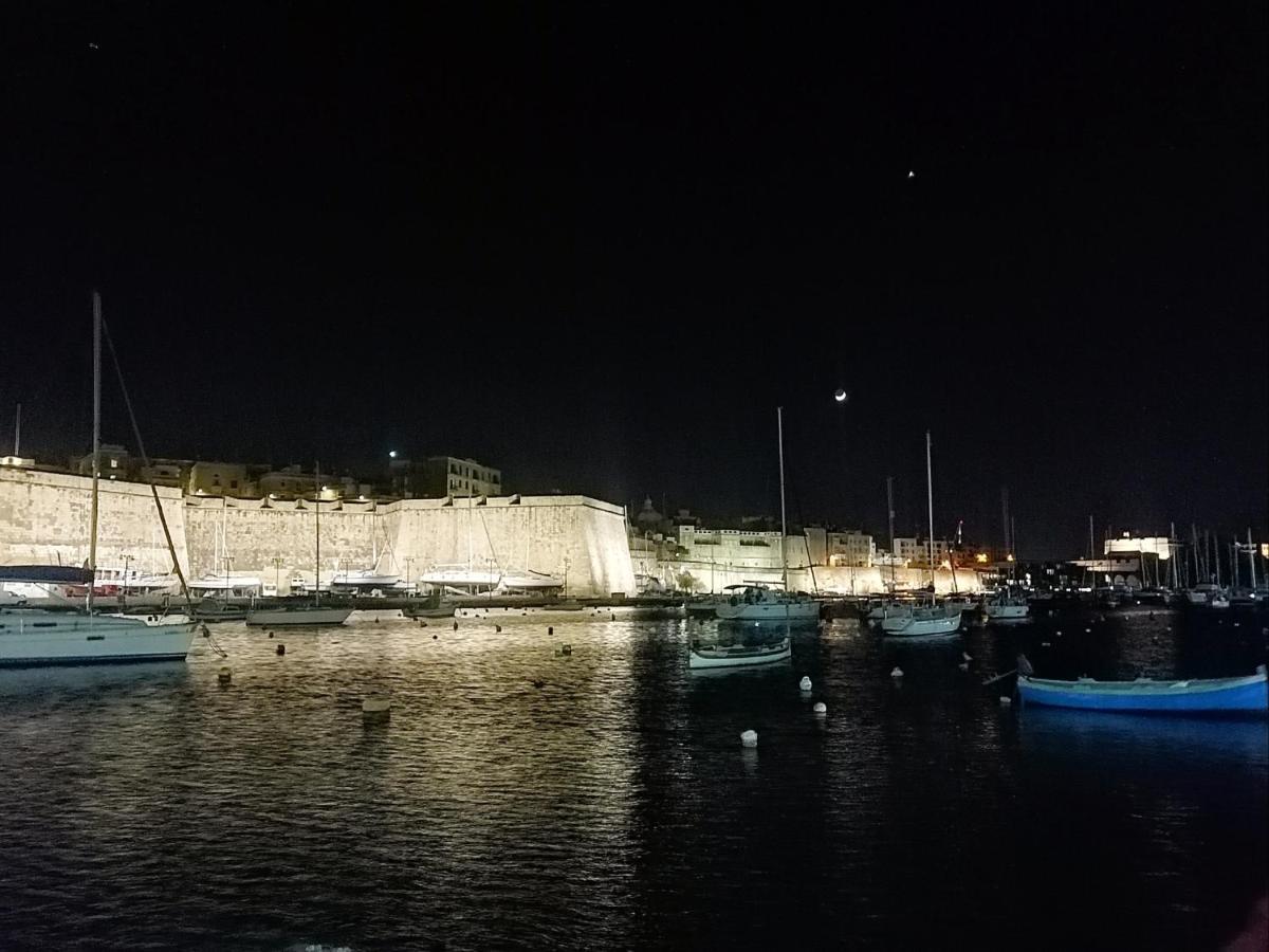 Vittoriosa' Seafront 2 Bed Highly Furnished Apartment Exterior photo