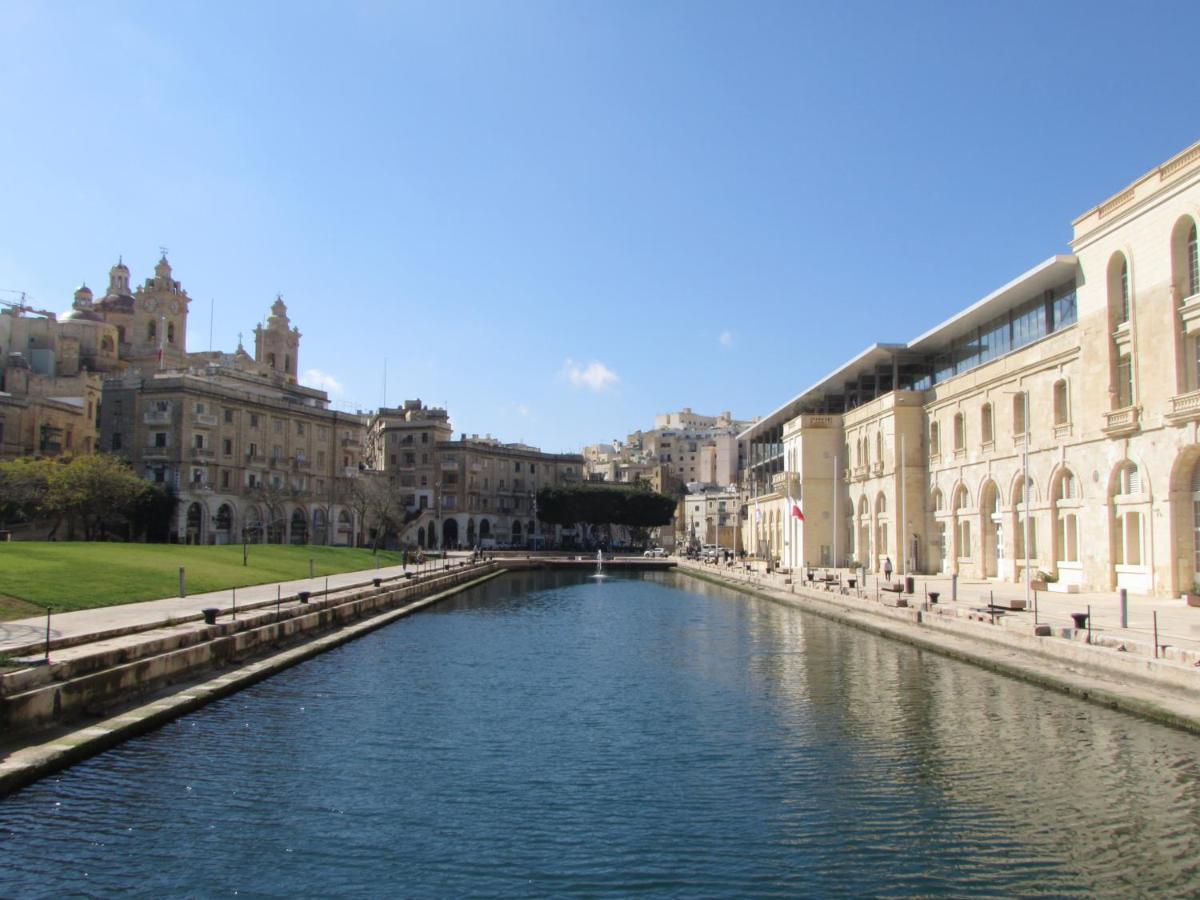 Vittoriosa' Seafront 2 Bed Highly Furnished Apartment Exterior photo