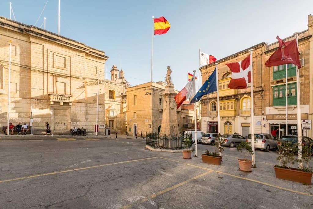 Vittoriosa' Seafront 2 Bed Highly Furnished Apartment Exterior photo