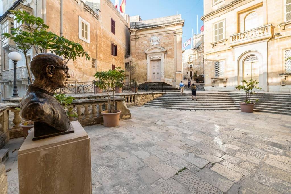 Vittoriosa' Seafront 2 Bed Highly Furnished Apartment Exterior photo
